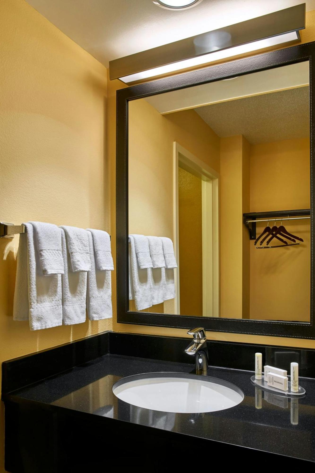 Fairfield Inn Myrtle Beach Broadway At The Beach מראה חיצוני תמונה